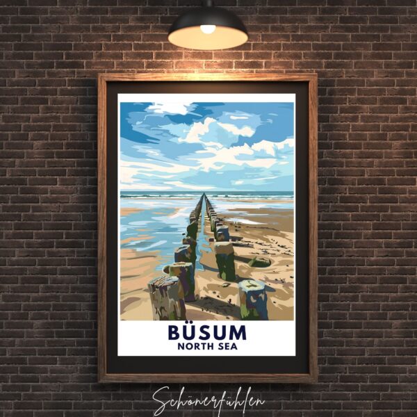 Schönerfühlen Poster von Büsum im dunklen Holzrahmen an Steinwand hängend