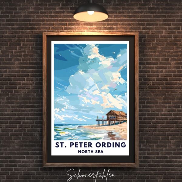 Schönerfühlen Poster von St. Peter Ording im dunklen Holzrahmen an Steinwand hängend